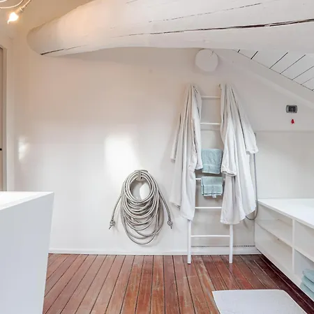 Center Loft *
